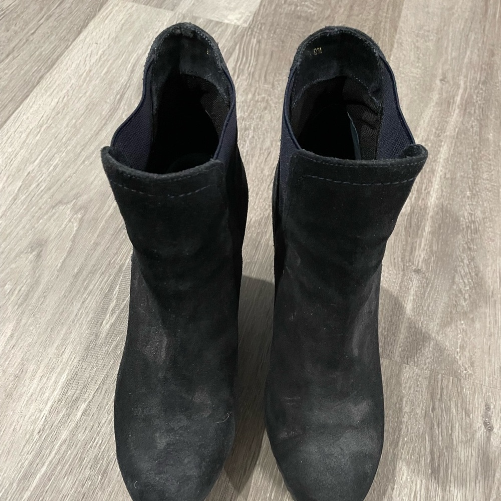 Jildor black ankle boots